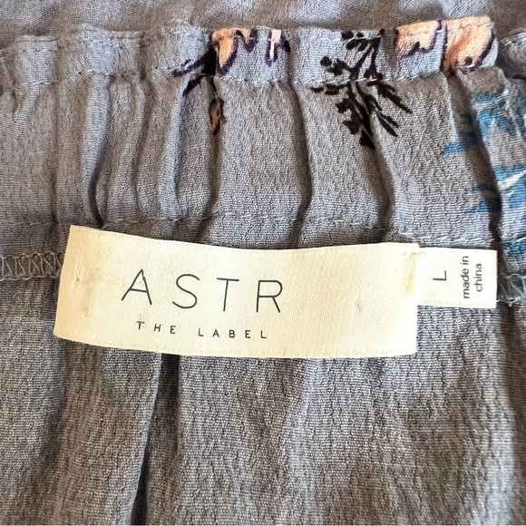 ASTR The Label Revolve Off The Shoulder Blouse Floral Size Large - Picture 6 of 8
